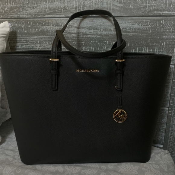 Michael Kors Large Tote - Picture 1 of 6